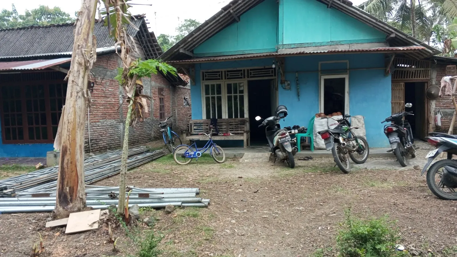 Rumah Bapak Hadi Ibu Rayem