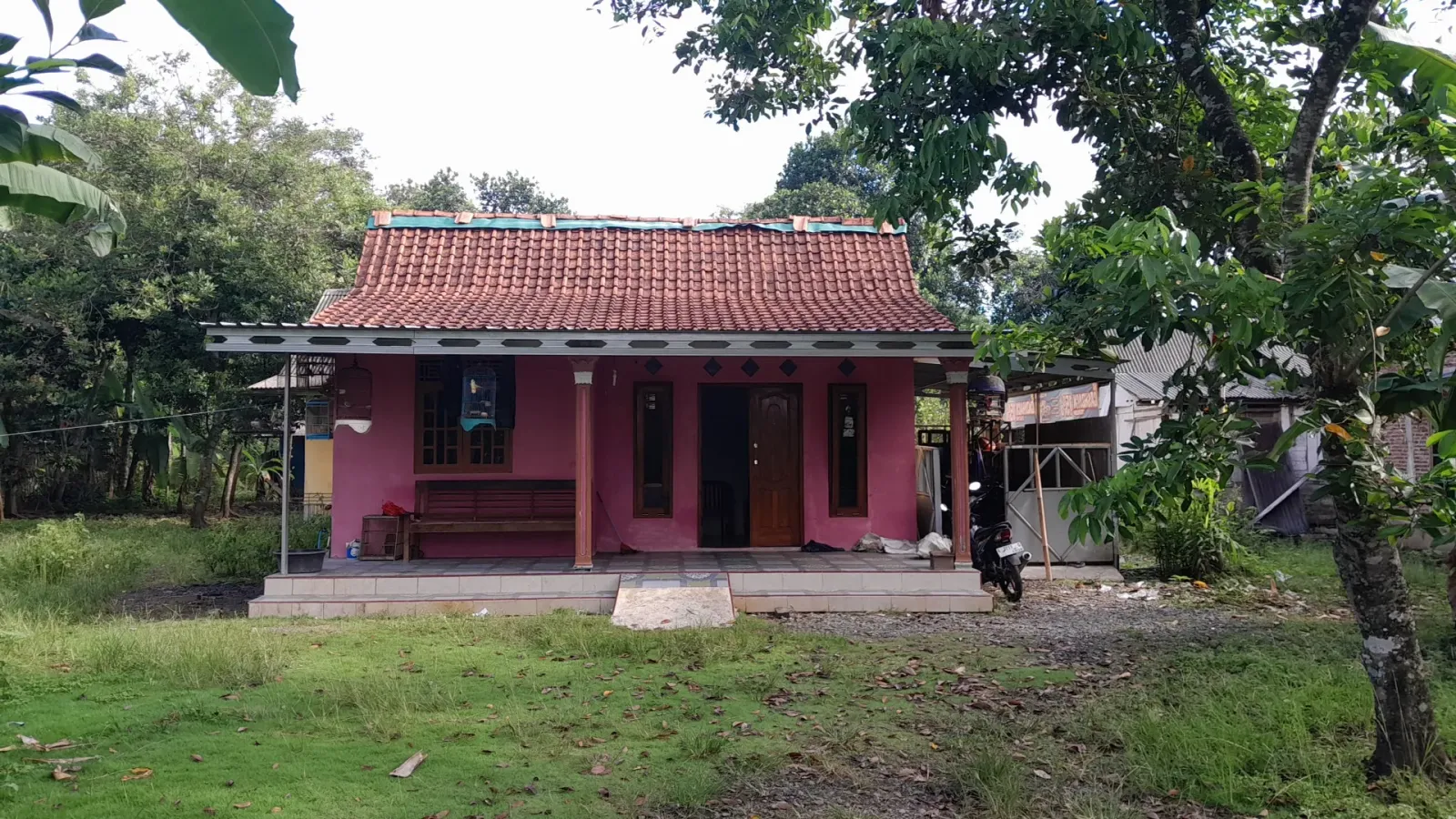 Rumah bpak tarto/ bu sulastri