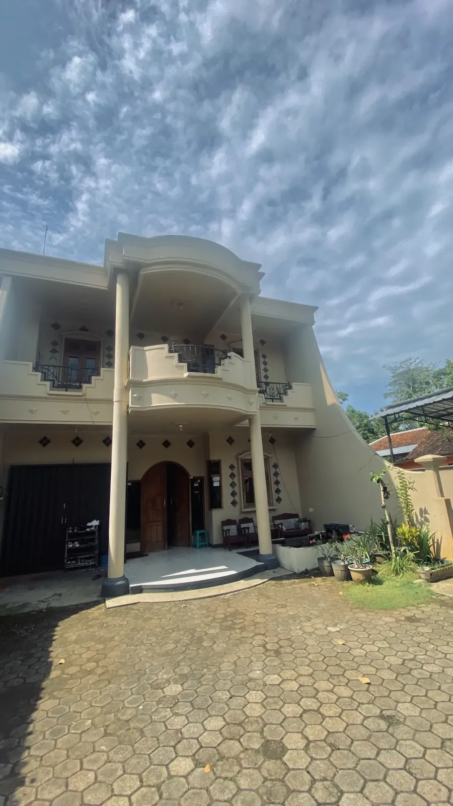 RUMAH EDI SUKARNA