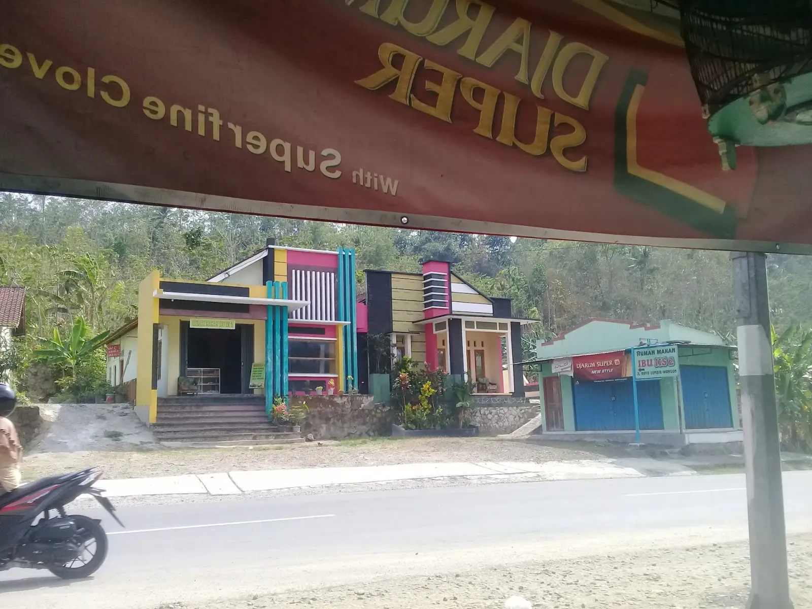 Rumah makan bu iis upik
