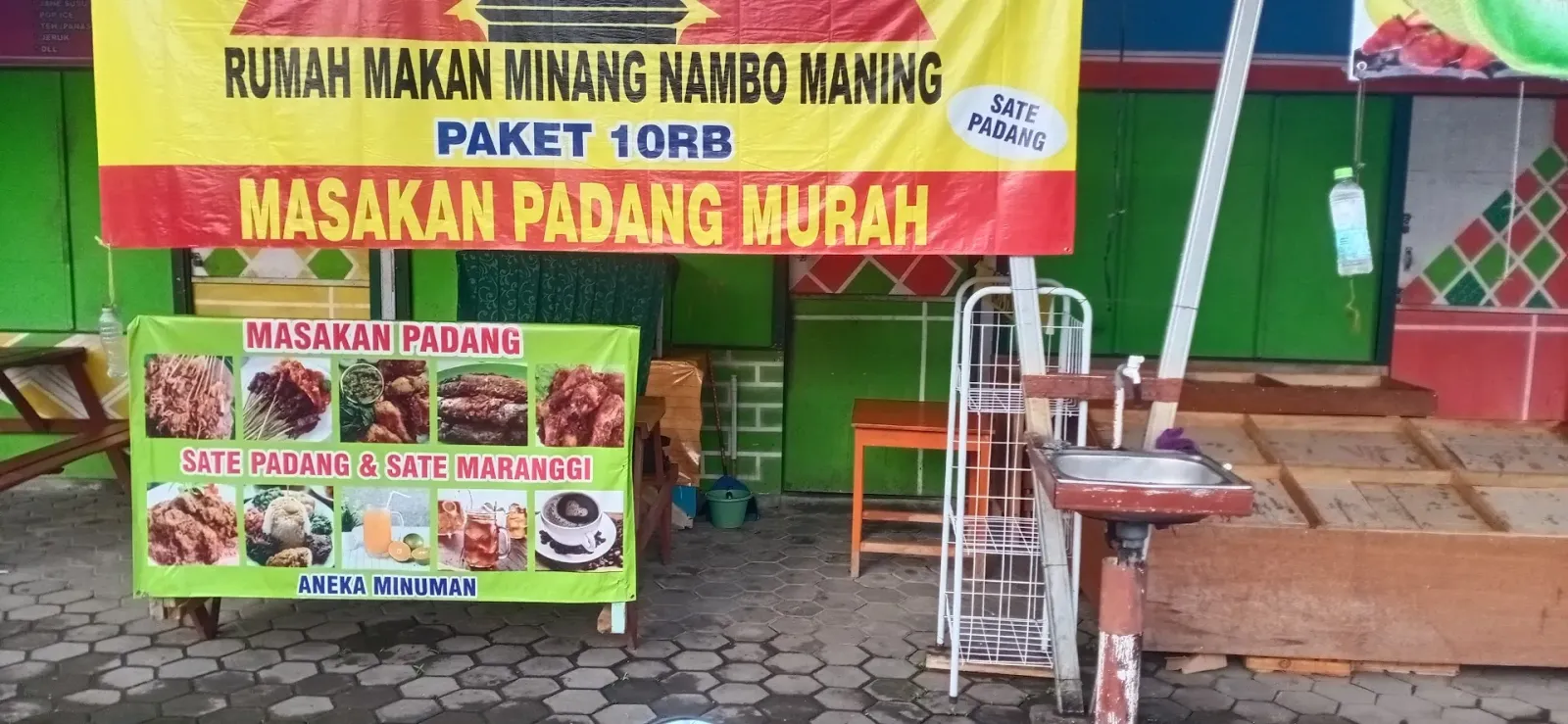 Rumah makan Minang jeruklegi
