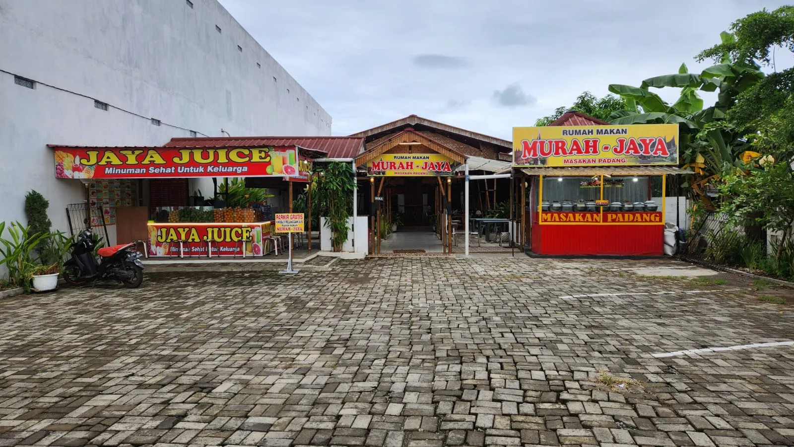 RUMAH MAKAN MURAH JAYA MASAKAN PADANG
