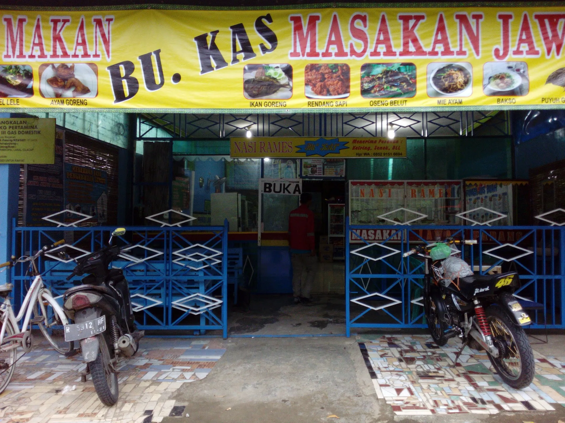 Rumah Makan Padang Dan Masakan Jawa