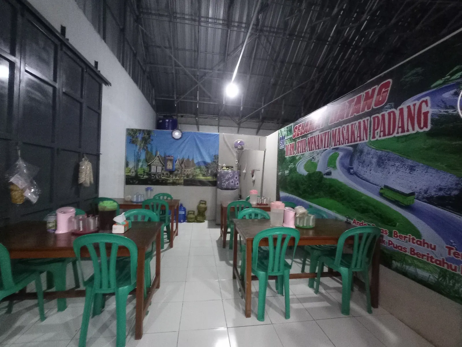 Rumah Makan Padang Setia Menanti