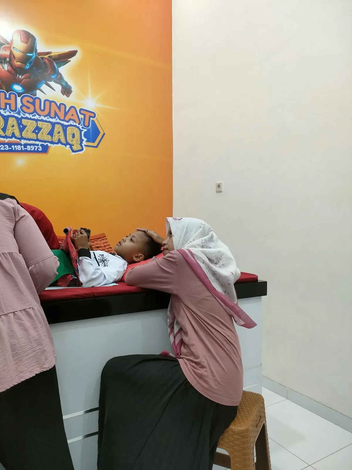 RUMAH SUNAT AR RAZZAQ GANDRUNGMANGU