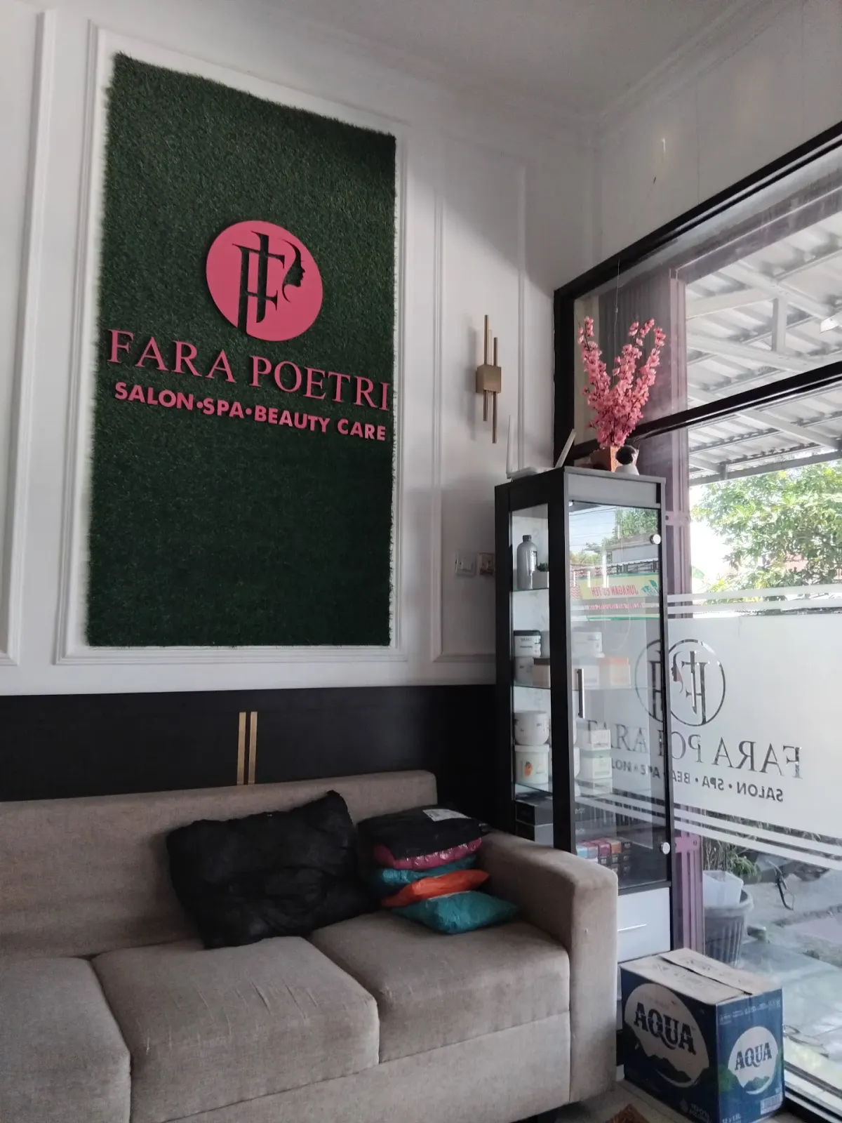 Salon FaraPoetri