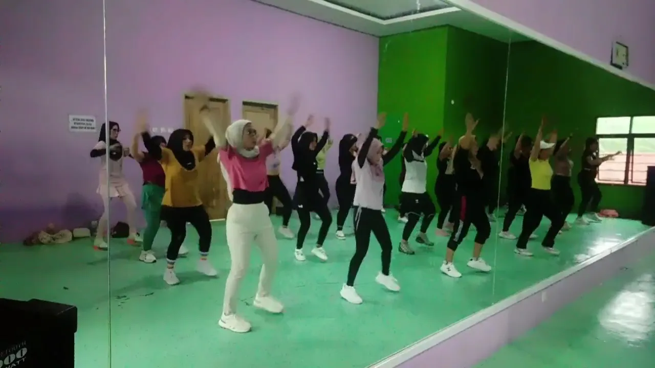 Sanggar Senam Aerobic & Yoga "Yumna Sport Center"