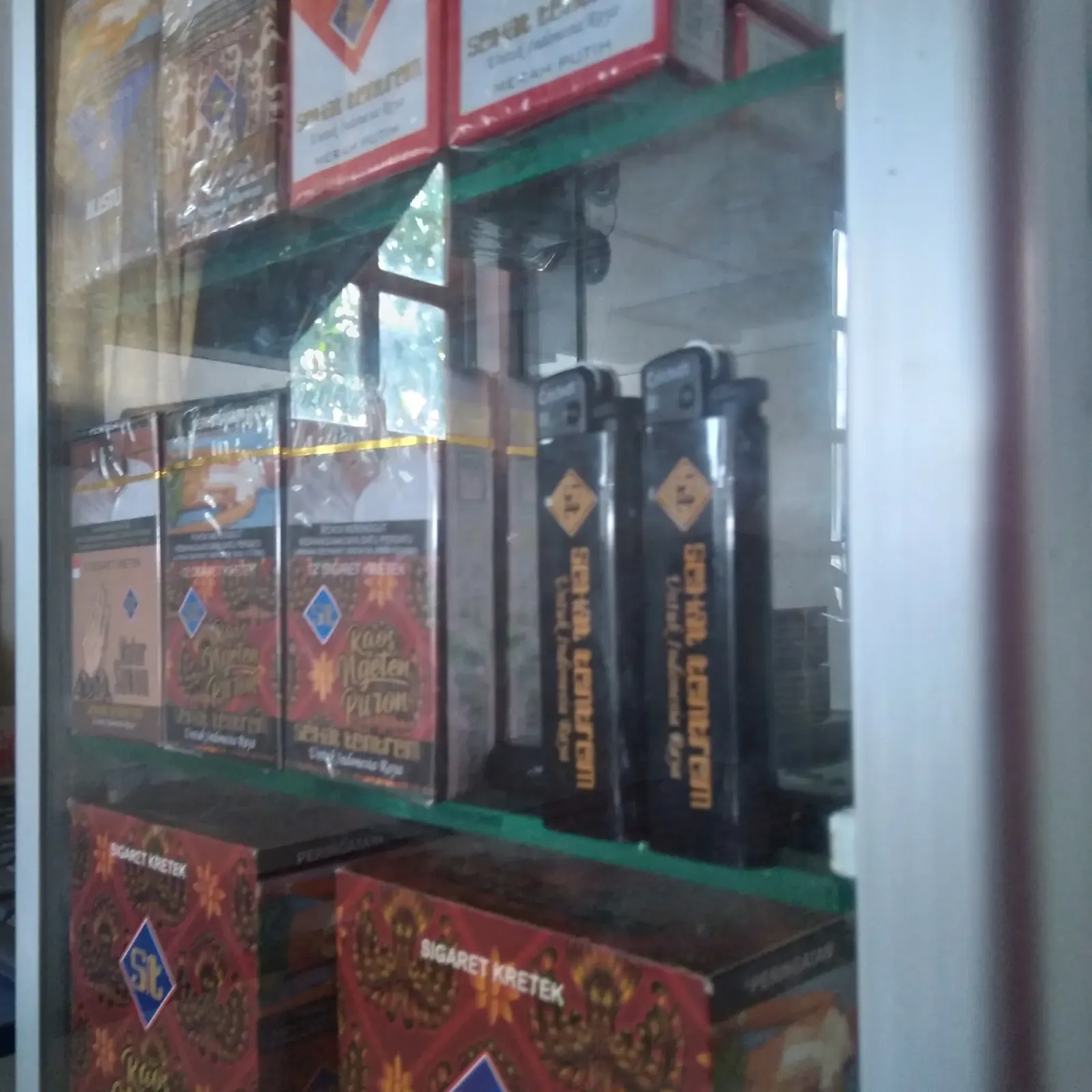 SARI TLUTUH (jual beli pisang dan kelapa)