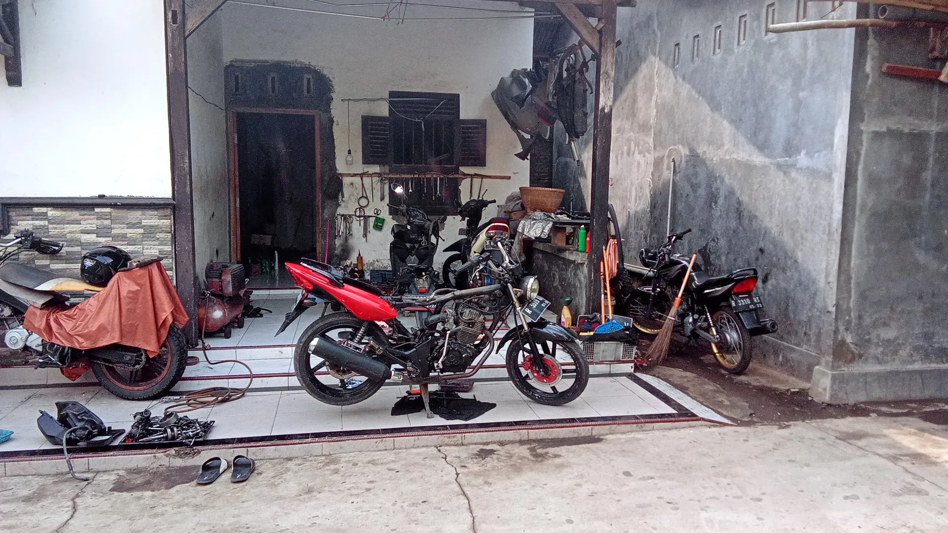 Sarno Motor "bengkel motor dan mofidikasi"