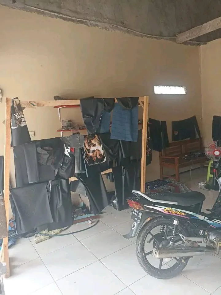 Sarung Jok Motor dan Variasi "Kompas"