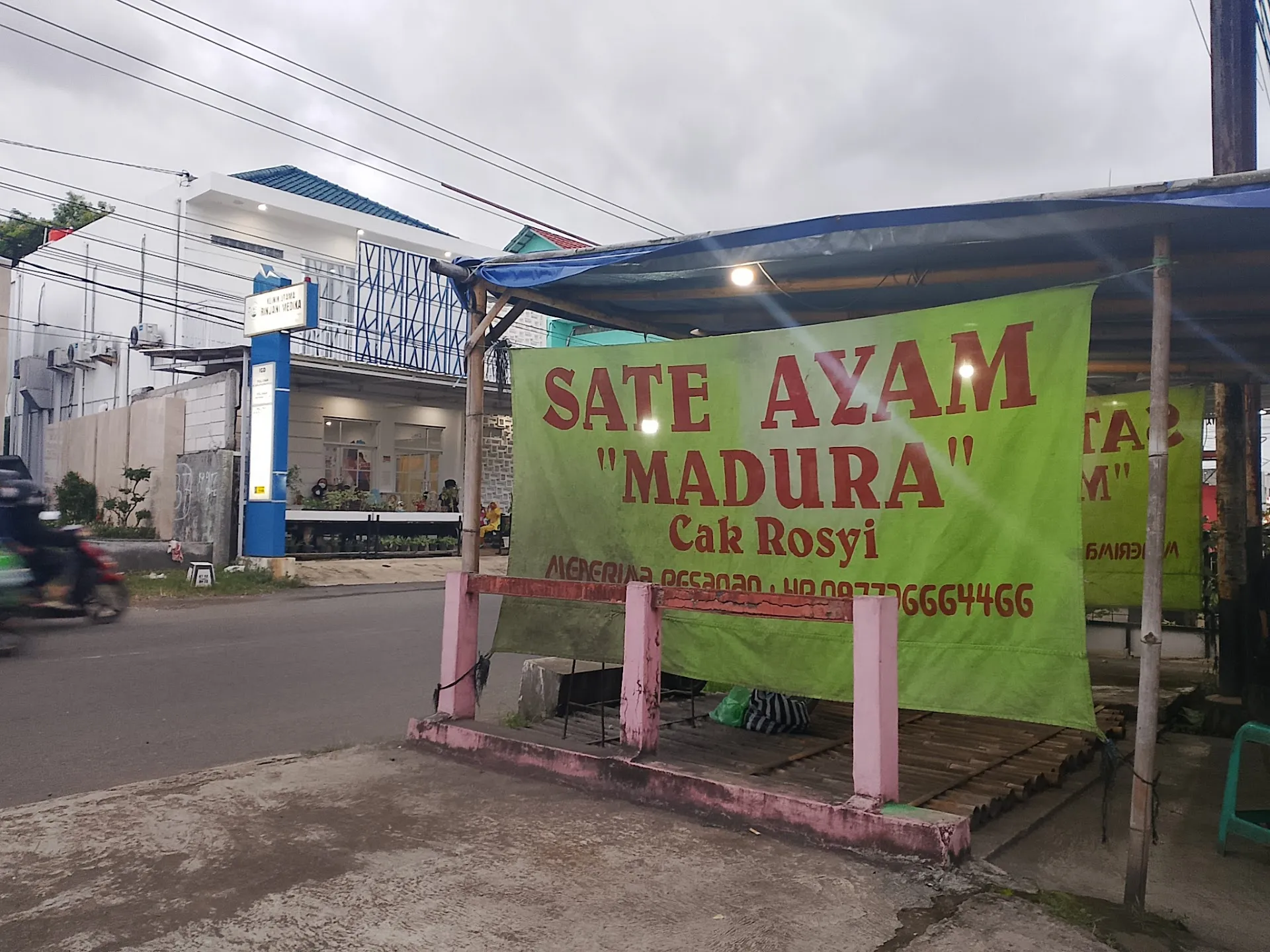 Sate ayam Madura "Cak Rosyi