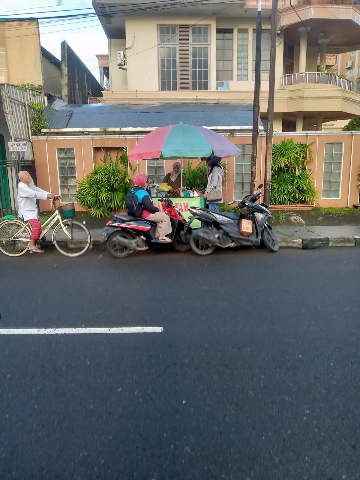 SATE AYAM MADURA PAGI