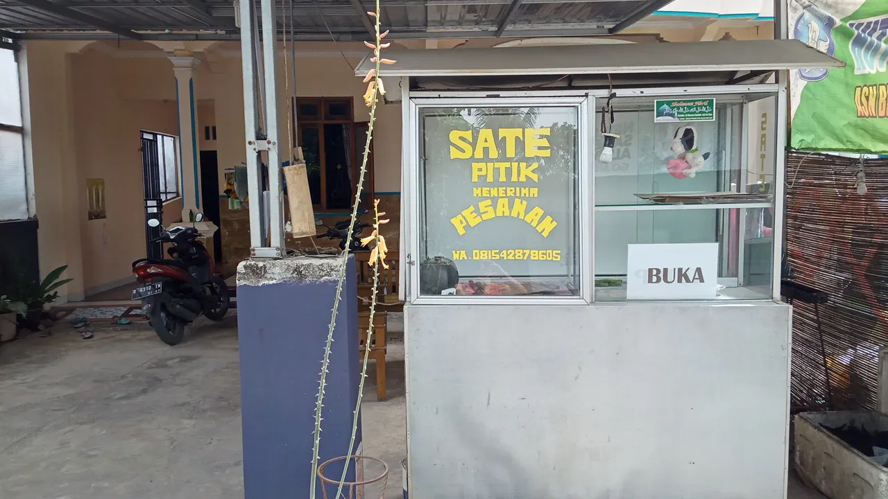 Sate Pitik