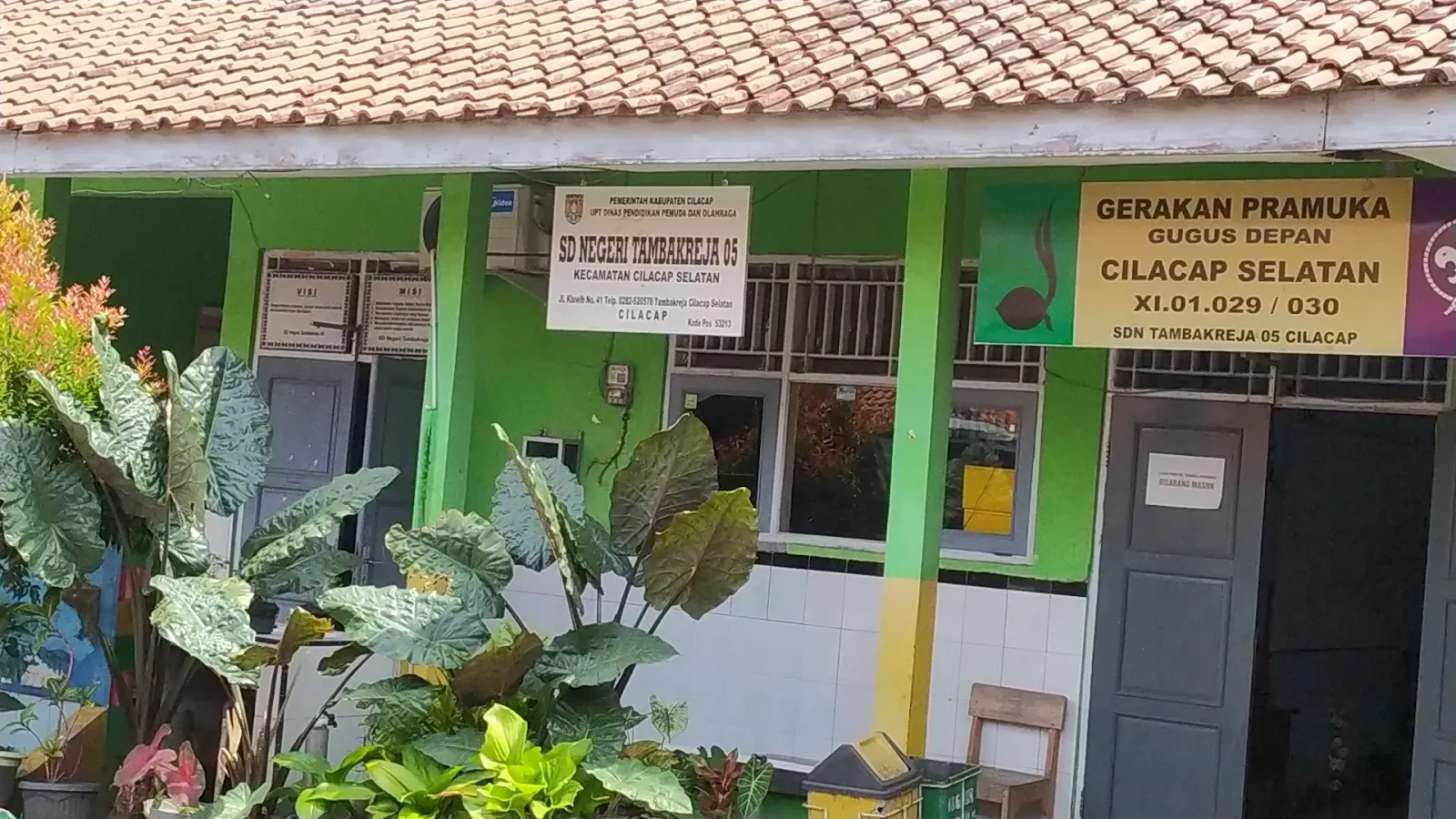 SDN Tambakreja 05, 06, 10