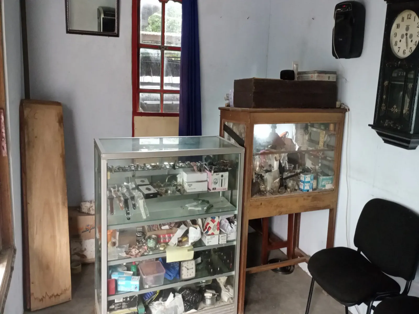 SERVICE JAM TANGAN