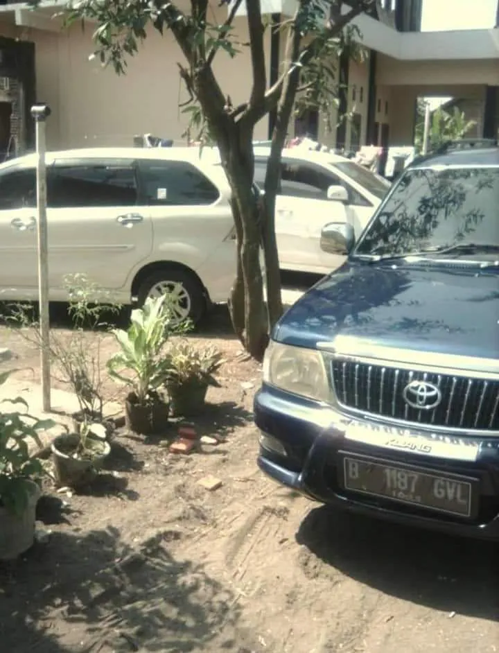 Shaina Rent Car