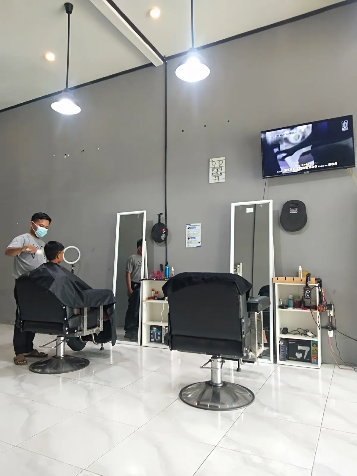 Sharkloss Barbershop
