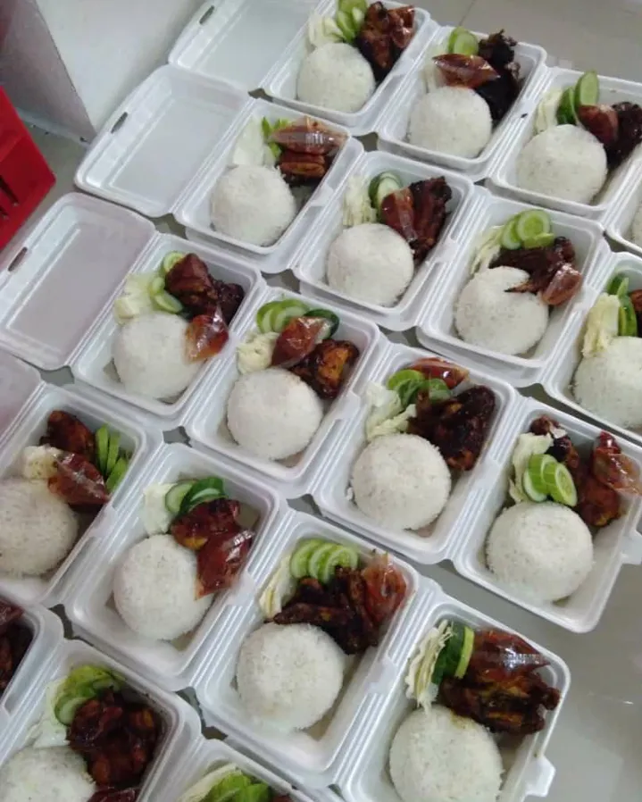 Soto Ayam Kampung dan Ayam Bakar DM