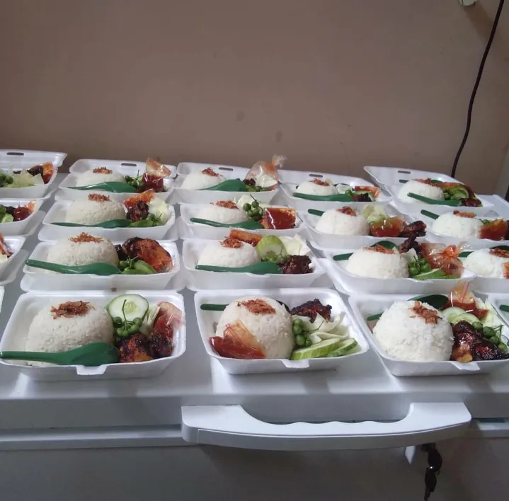 Soto Ayam Kampung dan Ayam Bakar DM