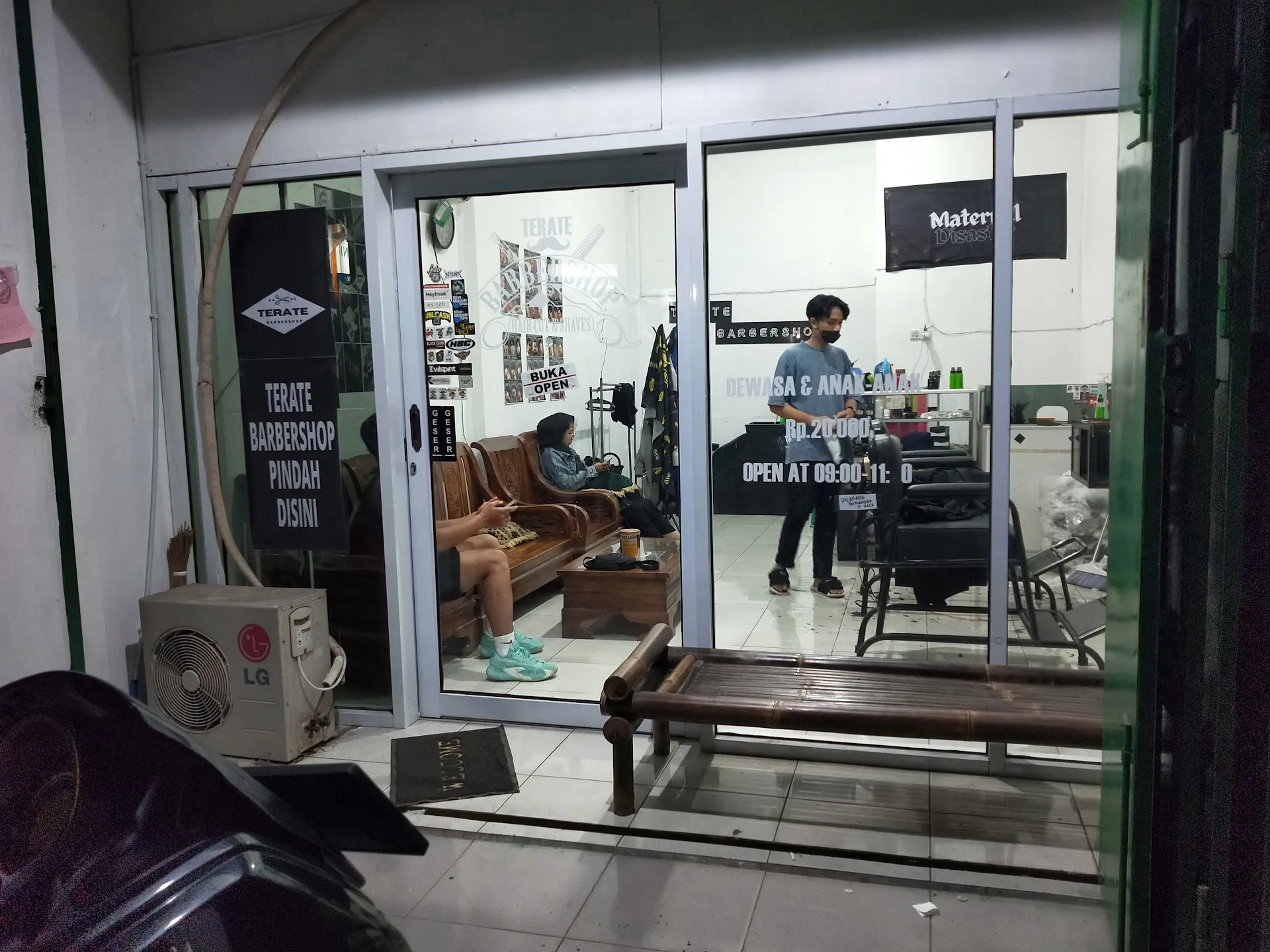 SYMETRIS BARBERSHOP MAOS