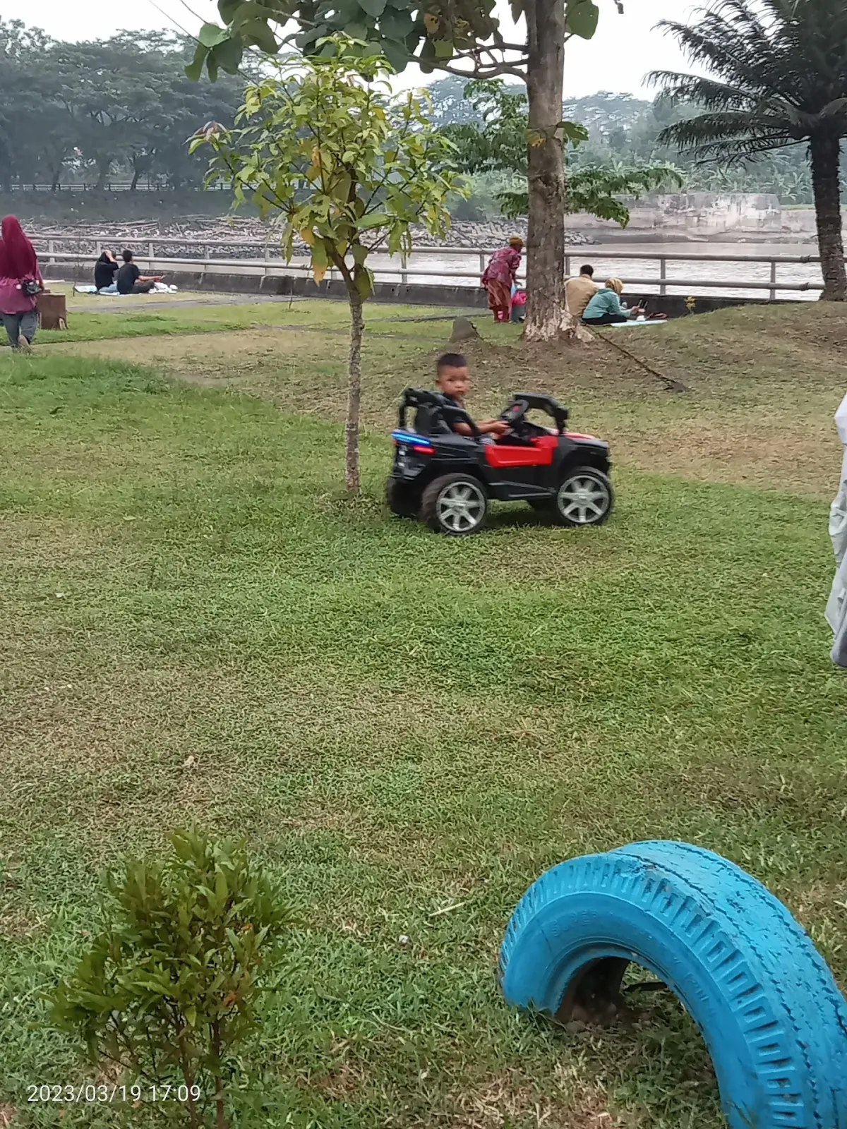 Taman bermain ricis toys