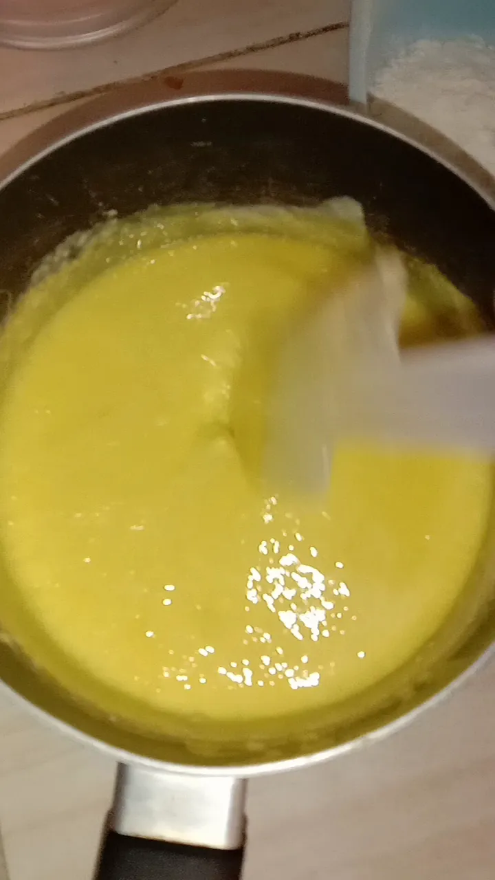 Tati, Aneka Kue Dan Salad