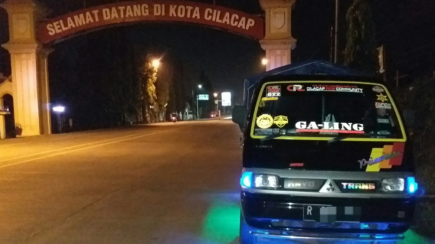 Taxi Barang Cilacap Aryo Trans