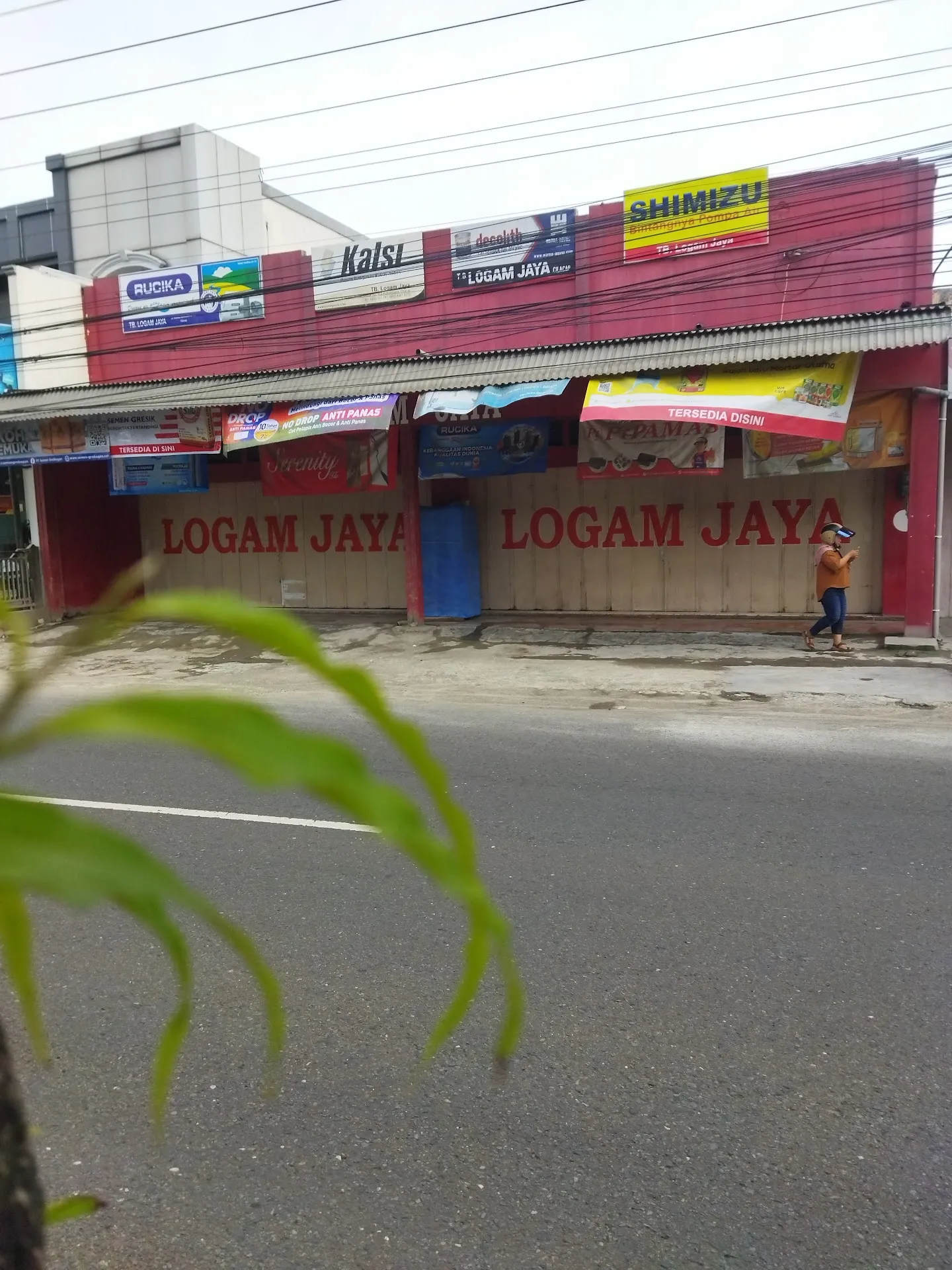 TB. Logam Jaya (Iron & Glass Store)