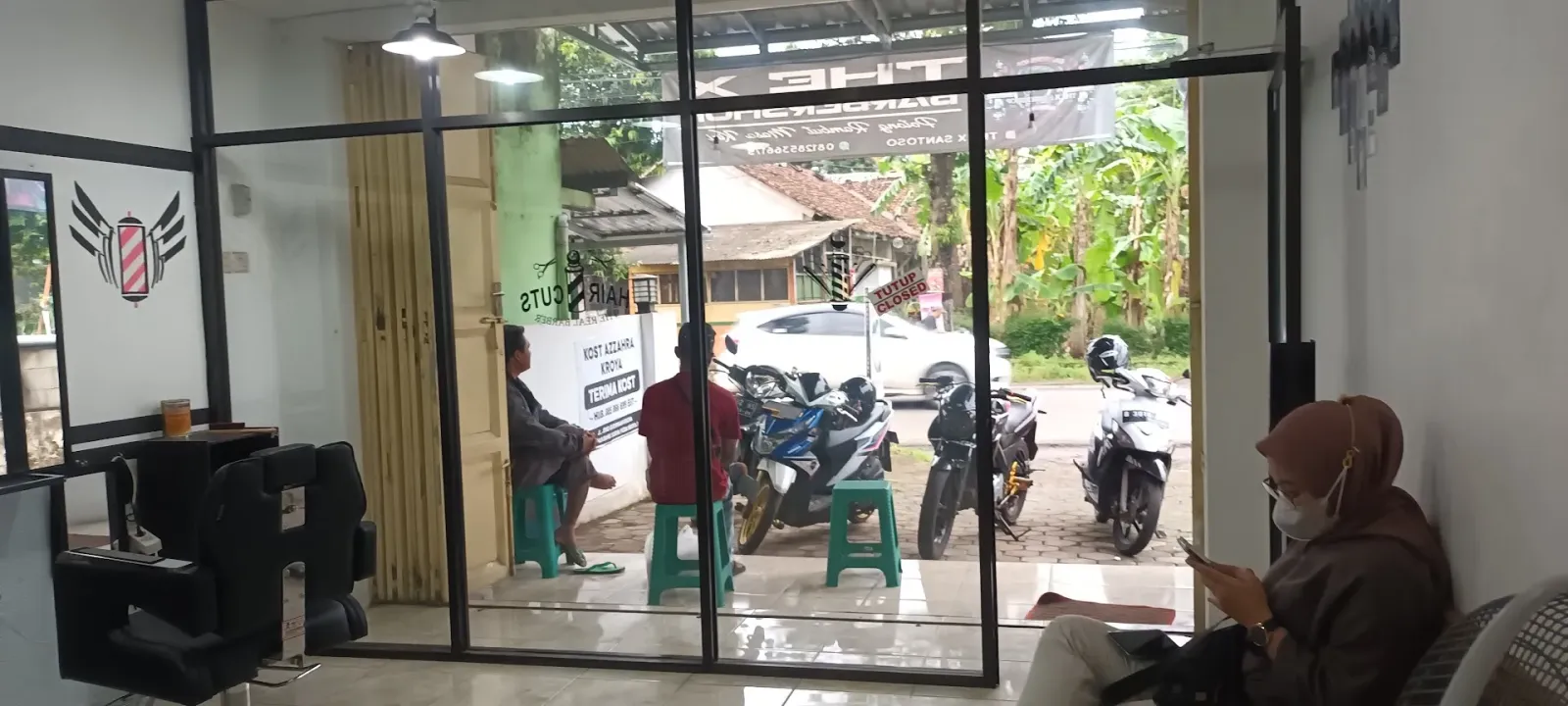 THE X BARBERSHOP KROYA