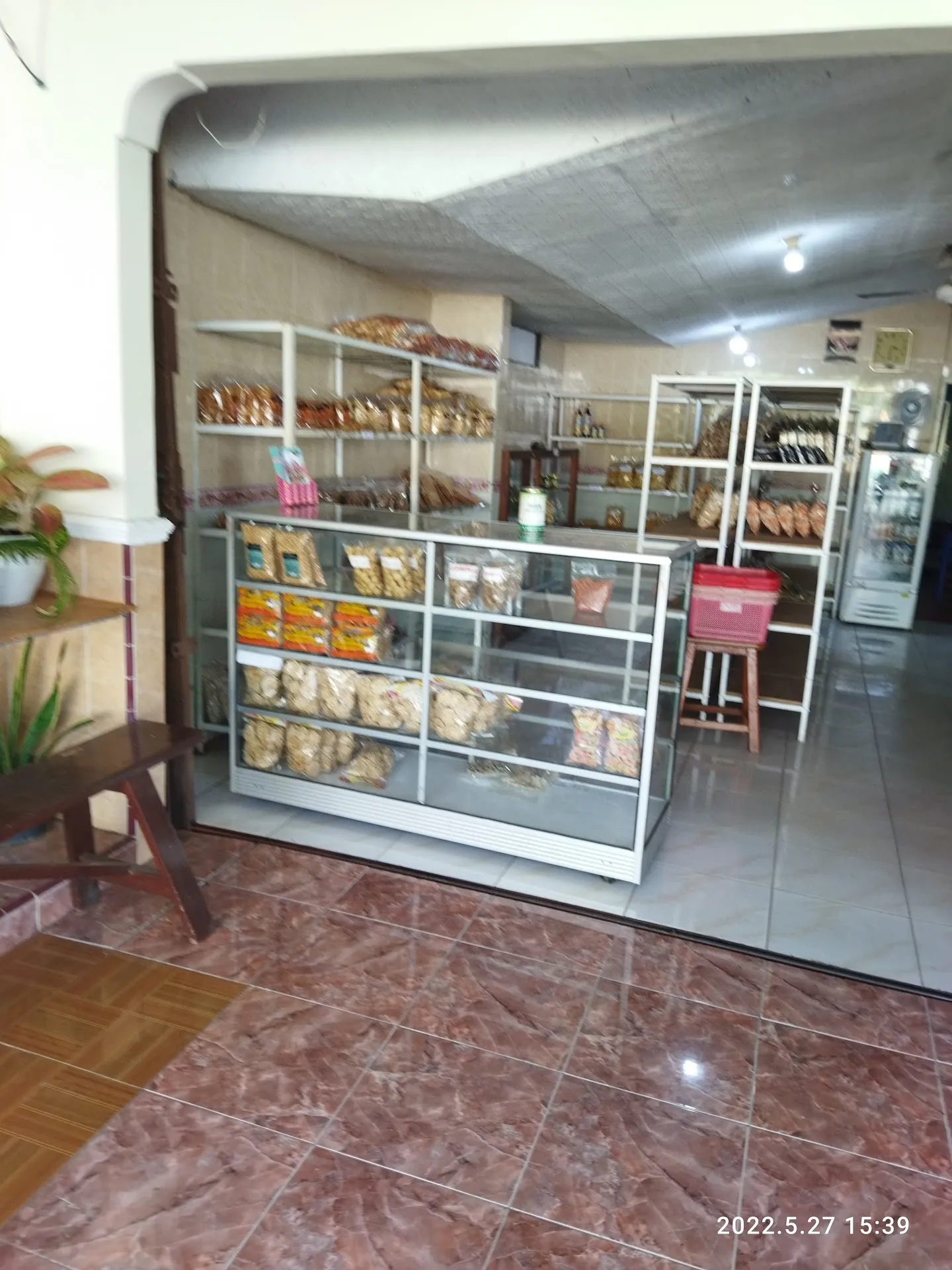 Thoha Snack Pusat Manggleng & Oleh Oleh Khas Cilacap