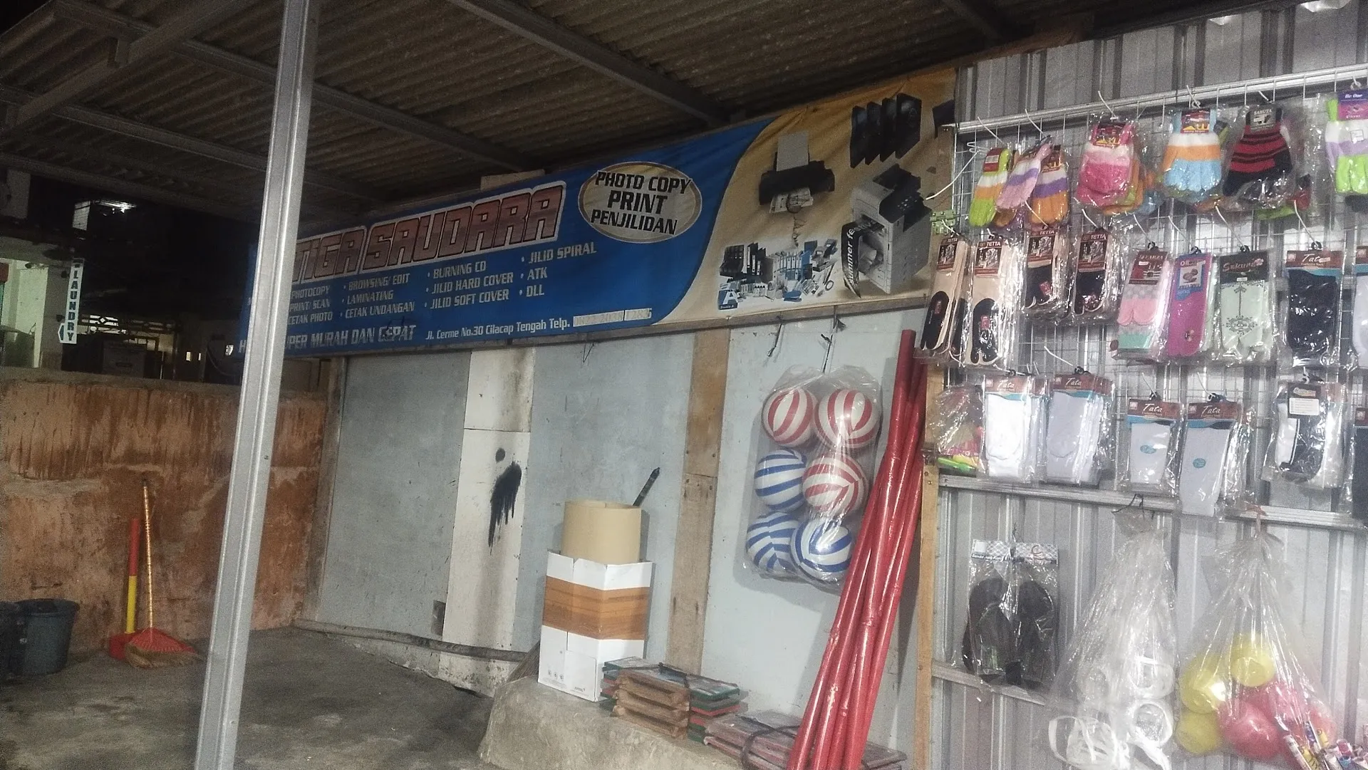 Tiga Saudara Foto Copy Center