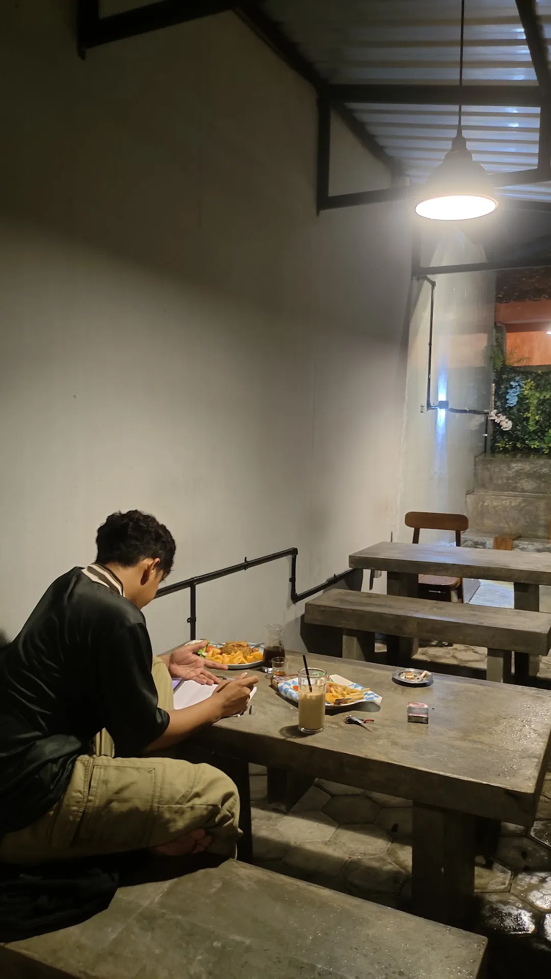 TIGA SISI COFFEE SHOP