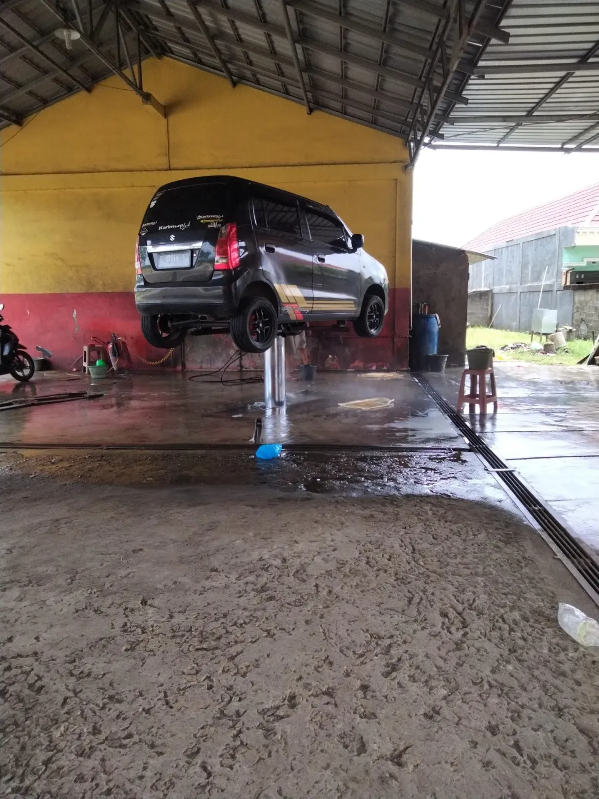 Tilombok Car Was