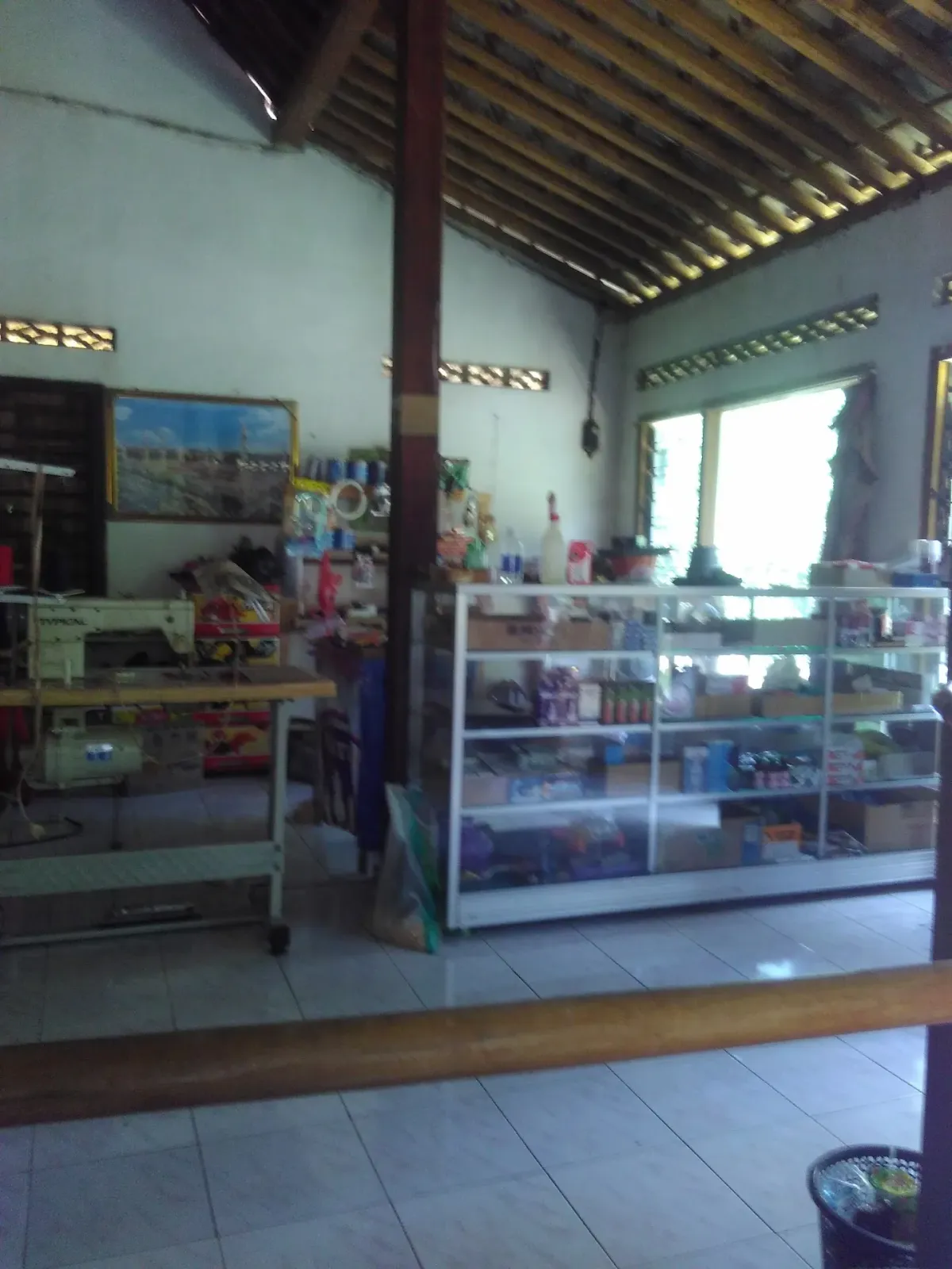 Toko Aulia (menjual seragam sekolah)