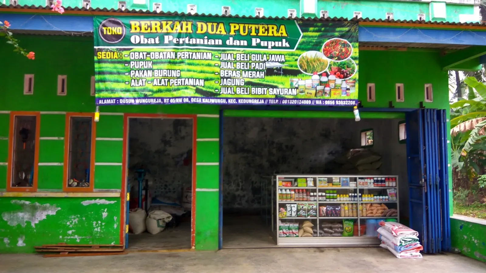 Toko Berkah Dua Putera / Ibu sarinten