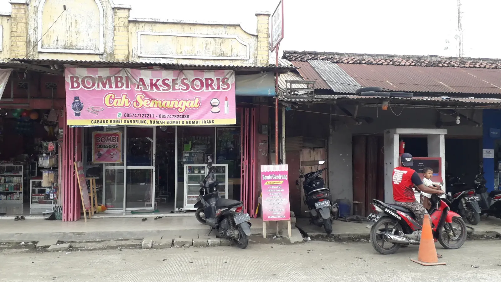 Toko Bombi Aksesoris Gandrung