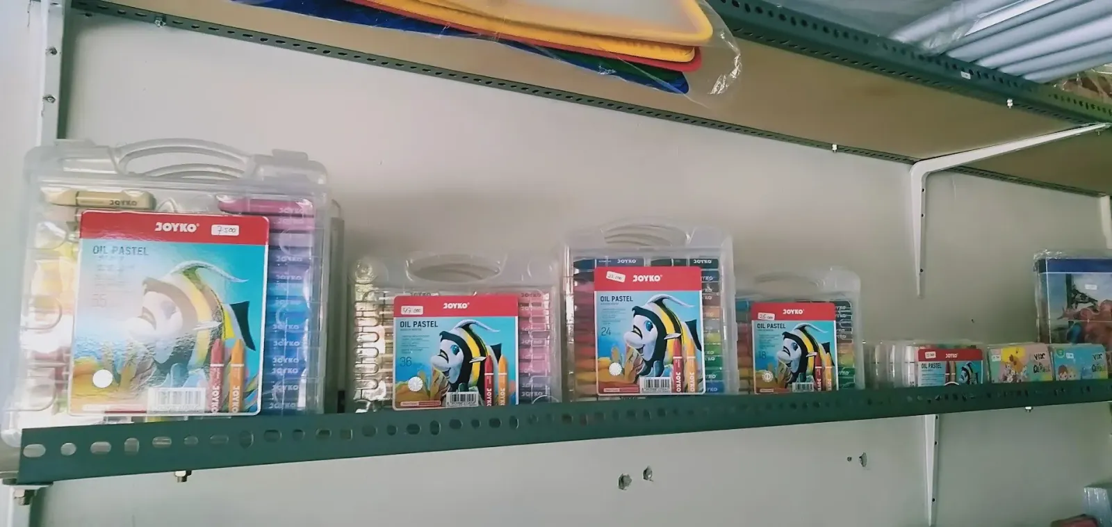 Toko buku idola