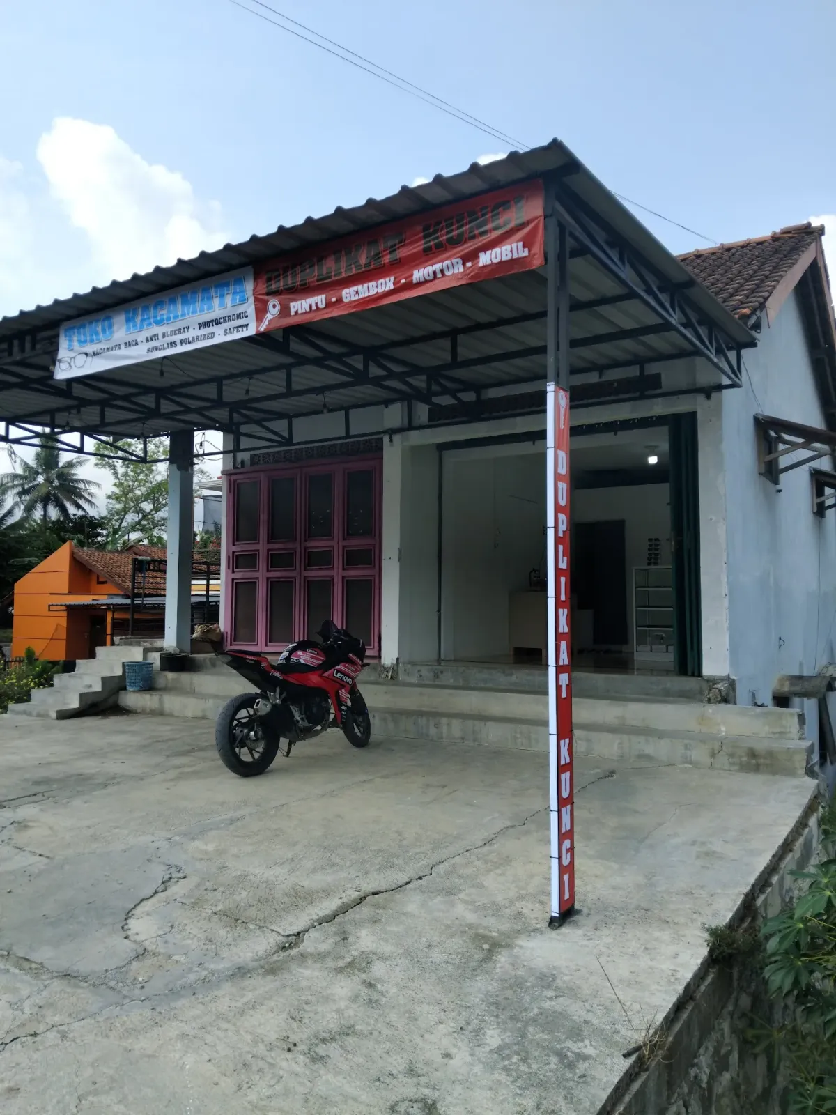 TOKO KACAMATA & DUPLIKAT KUNCI