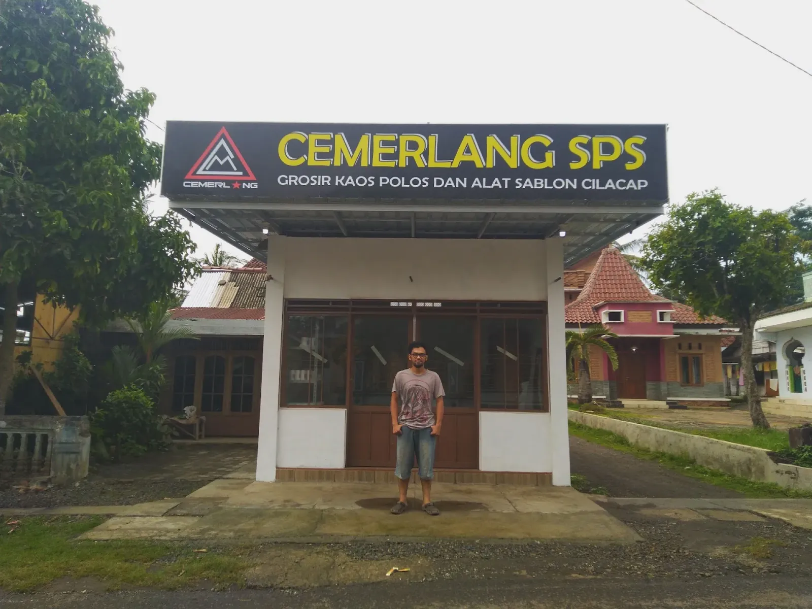 Toko Kaos Polos dan Alat Sablon (Cemerlang SPS Cilacap)