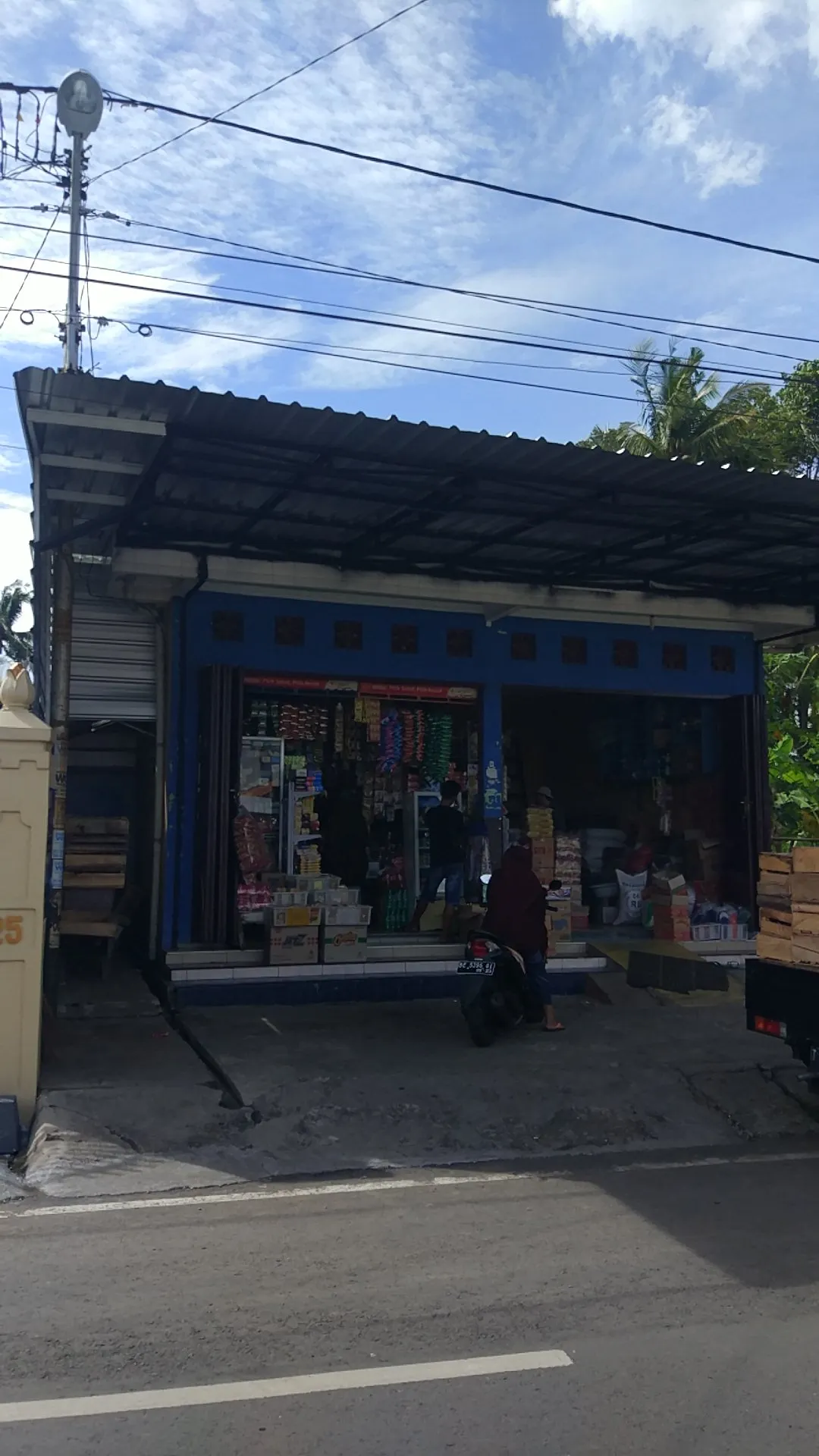 Toko Kelontong Bu Lasiyah