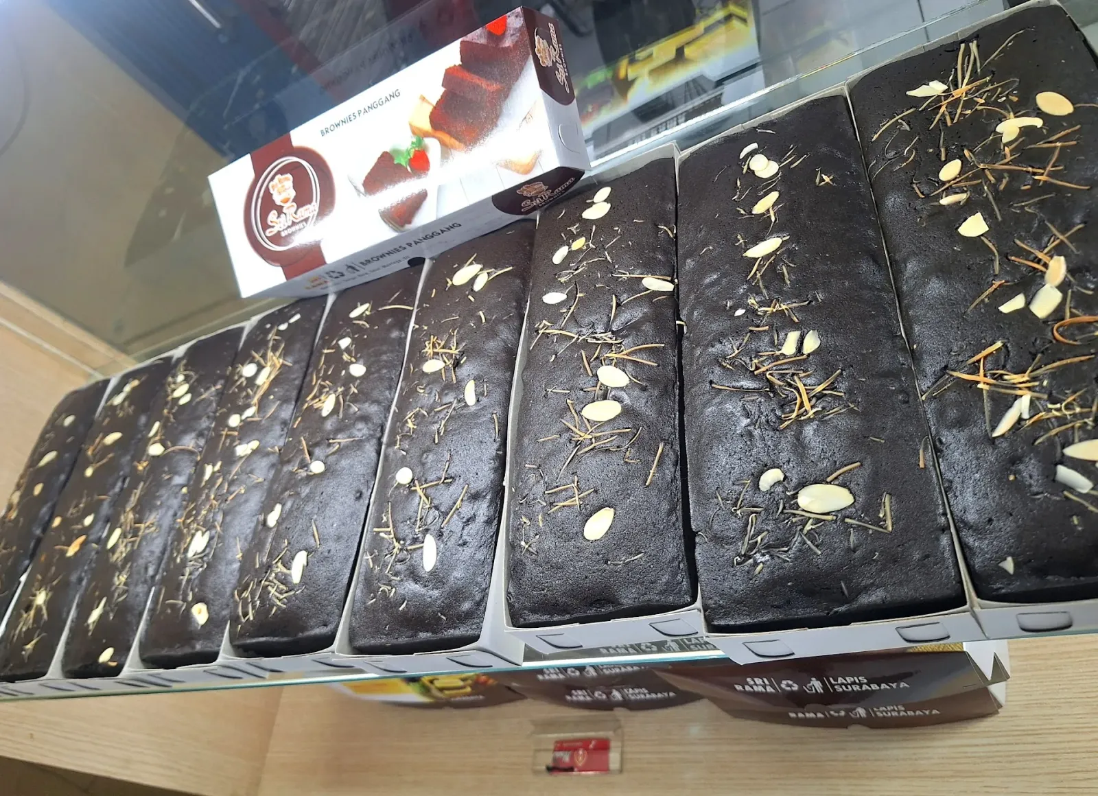 Toko Kue dan Bolu Sri Rama Sampang