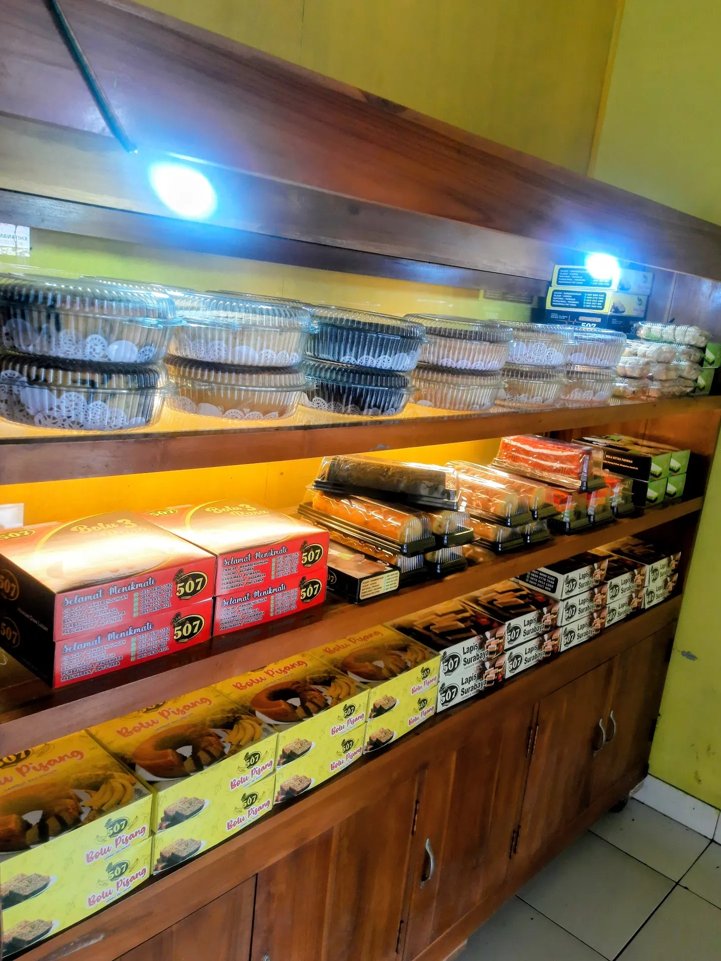 TOKO KUE DAN BOLU