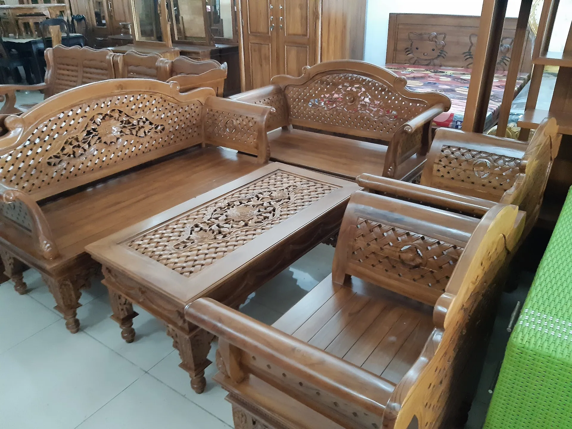 Toko Mebel Cahaya Putri