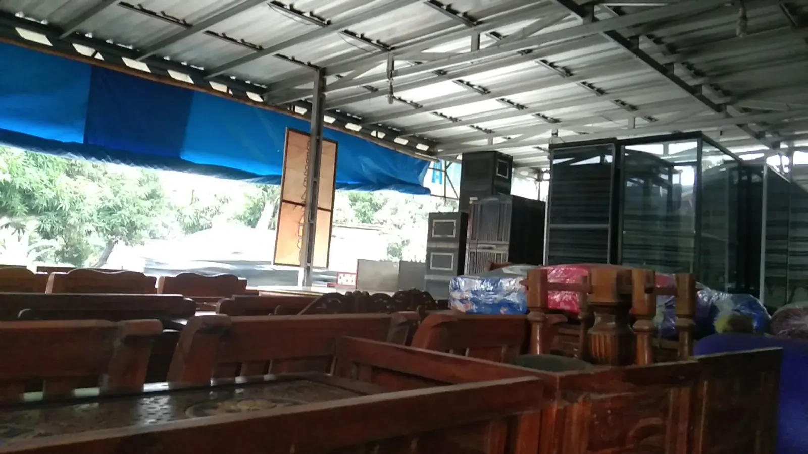 Toko meubel central jaya