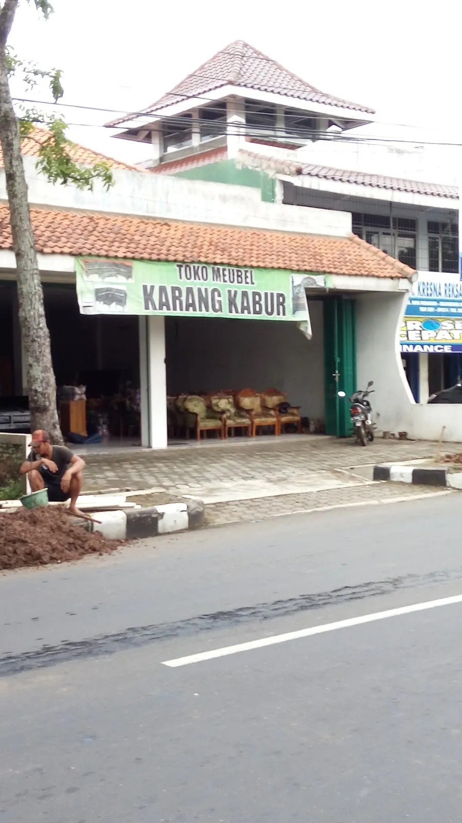 Toko Meubel Karang Kabur