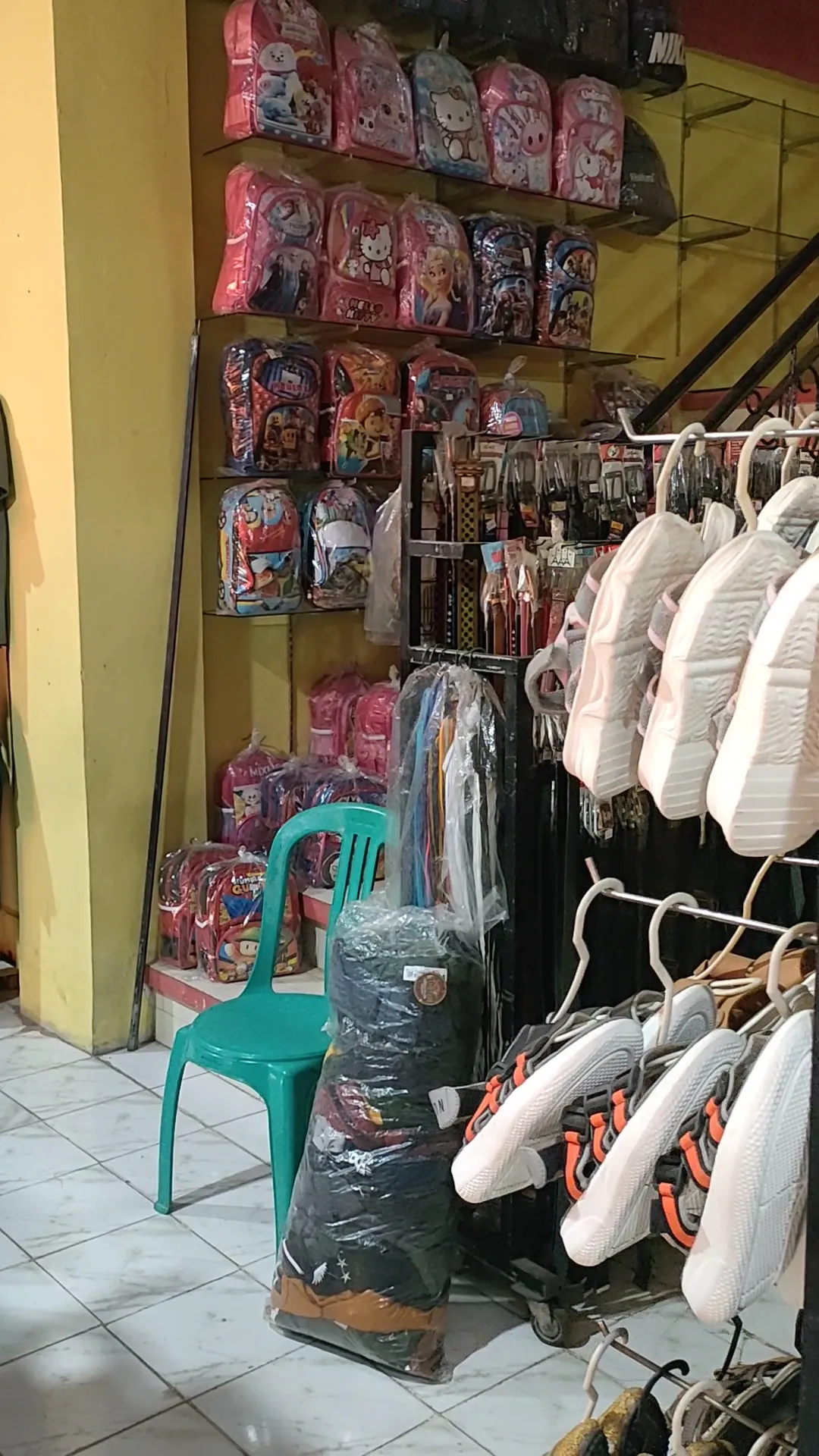 Toko Naya Sepatu & Tas Serba Murah