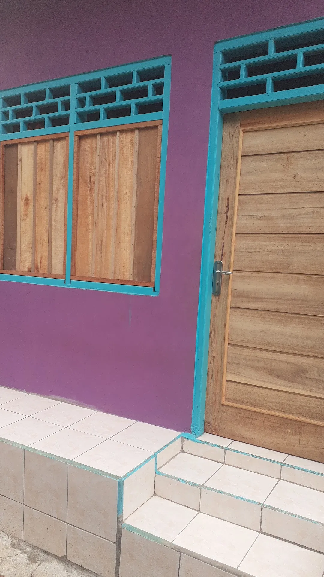 Toko Perabotan Dua Dara Kembar