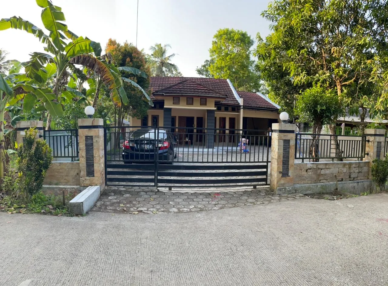 Toko Peyek Bu Pinjung
