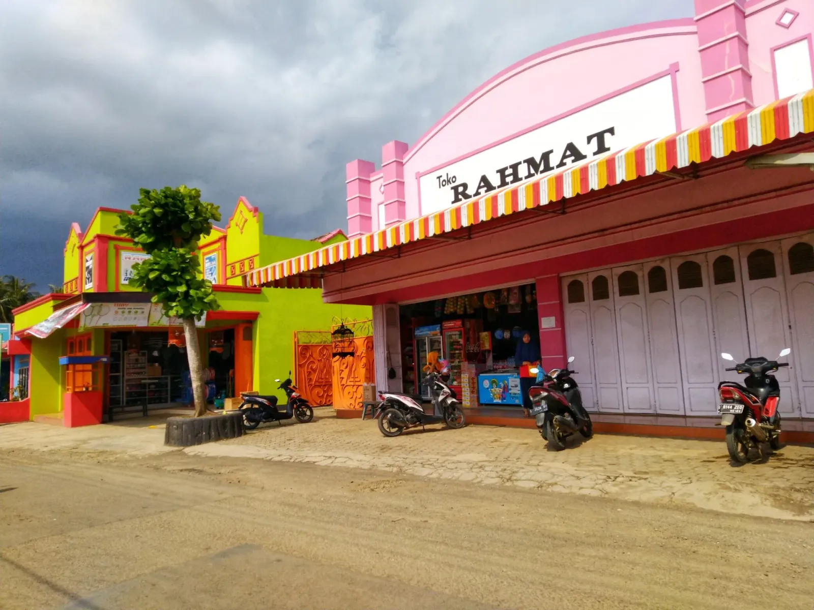 TOKO RAHMAT (Buah & Aneka Bahan Kue)