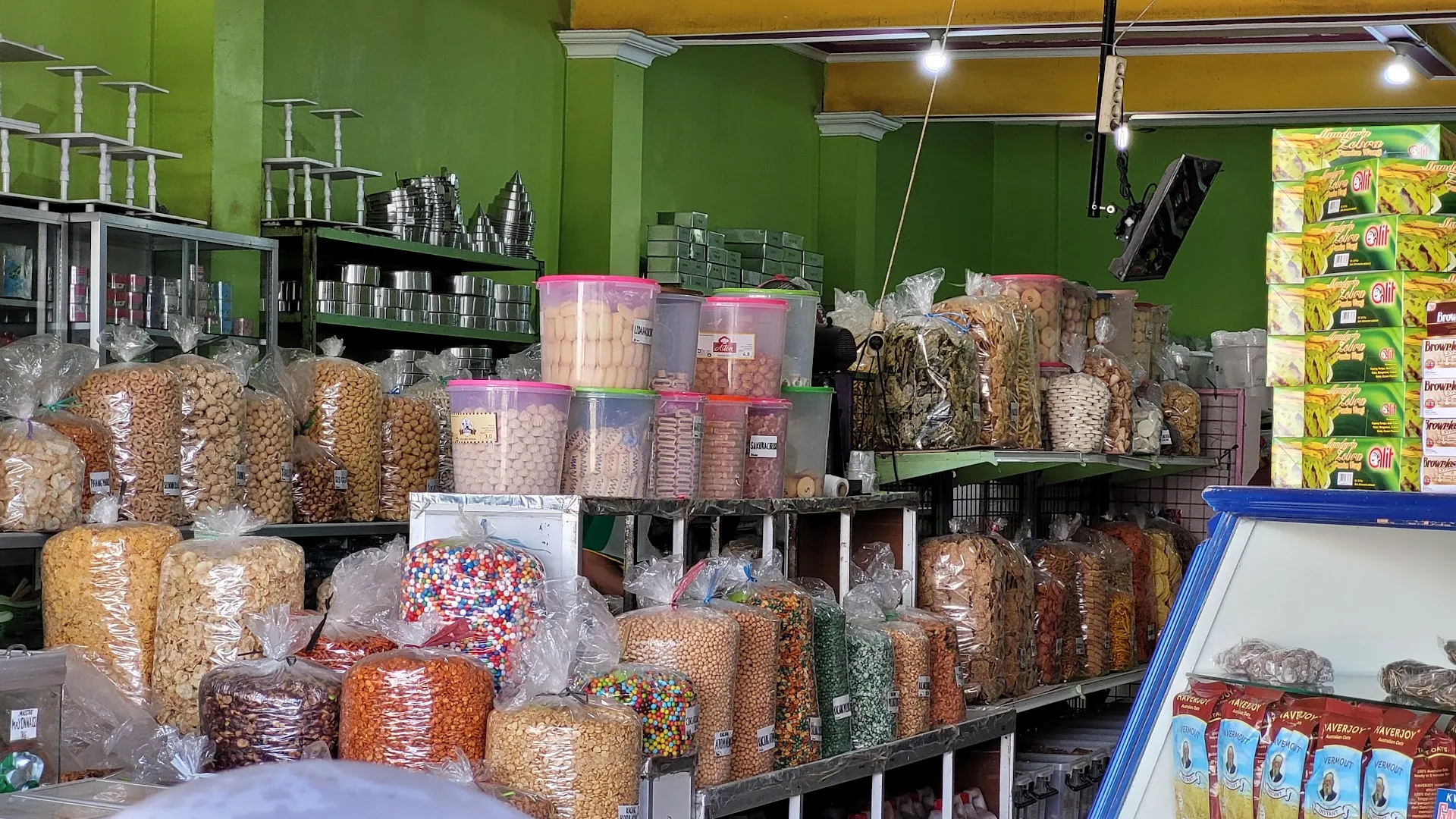 Toko Roti Sari Manis